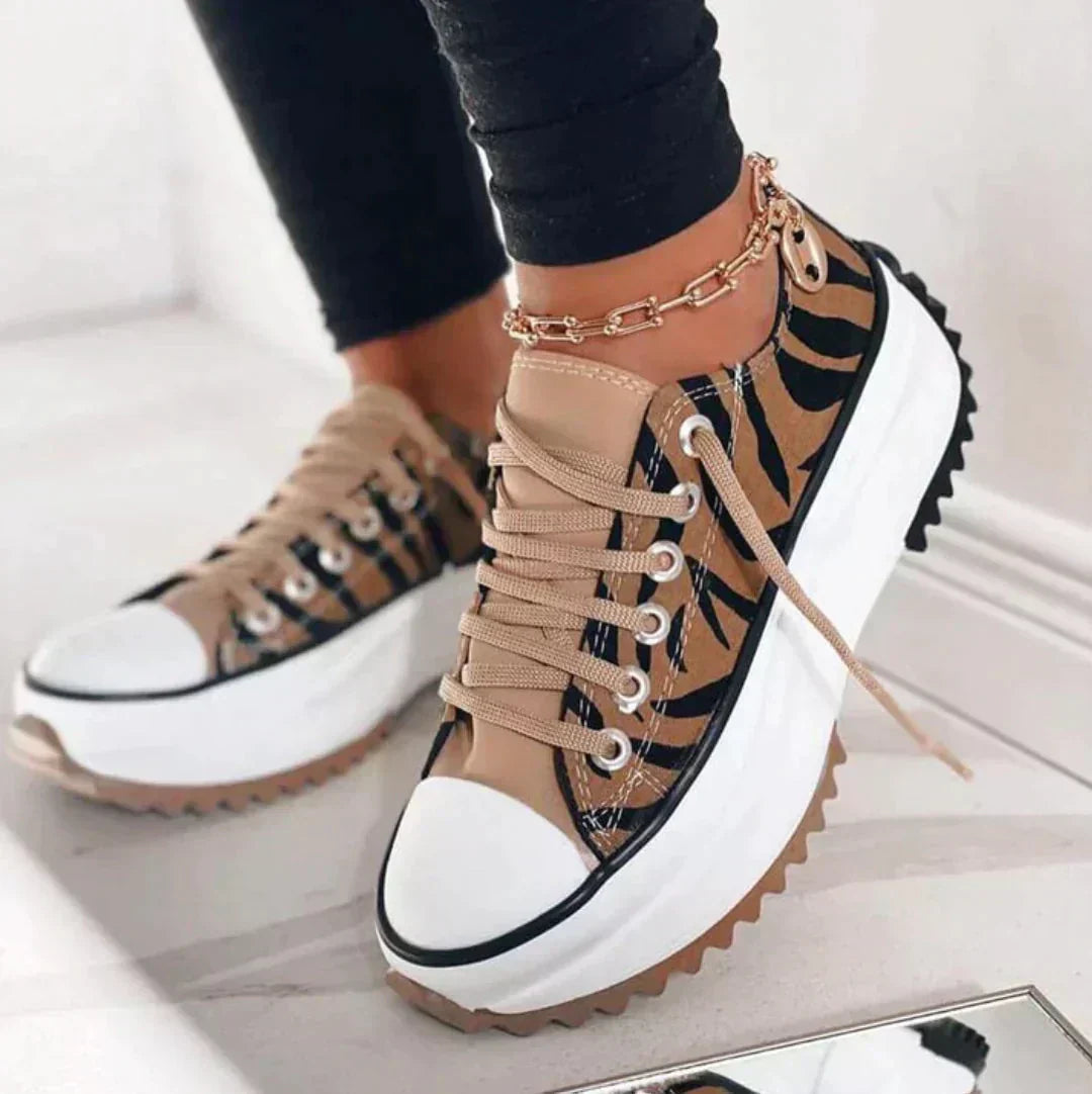 Sneakers donna con platform spessa, stringate in tela