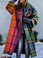 Cappotto donna a quadri con revers e taglio morbido