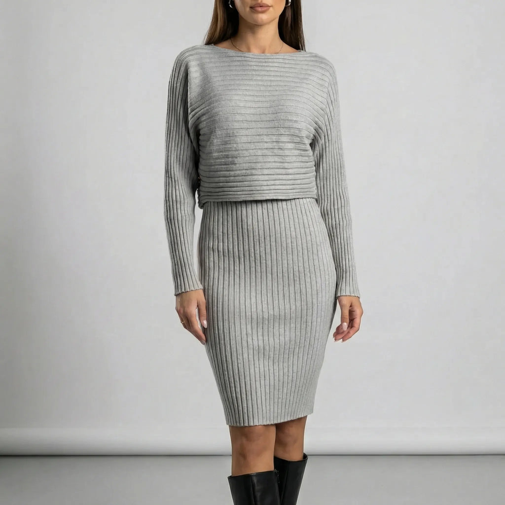Ensemble en maille femme avec pull court et jupe midi