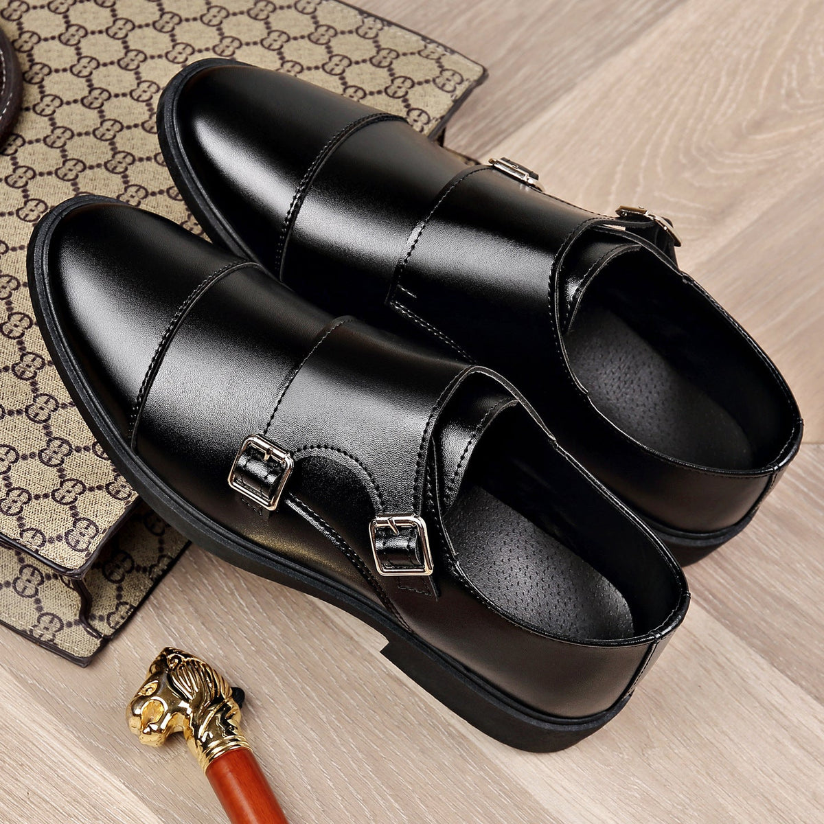 Scarpe basse uomo con doppia fibbia, finitura liscia