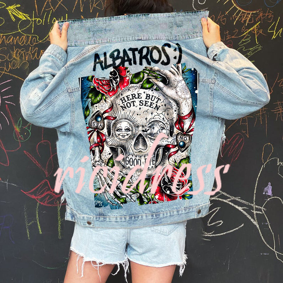 Chaqueta vaquera de mujer de manga larga con estampado en la espalda