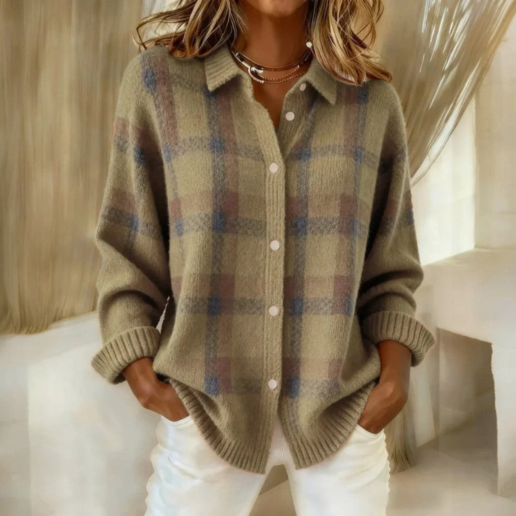 Pull femme à carreaux à col et boutons