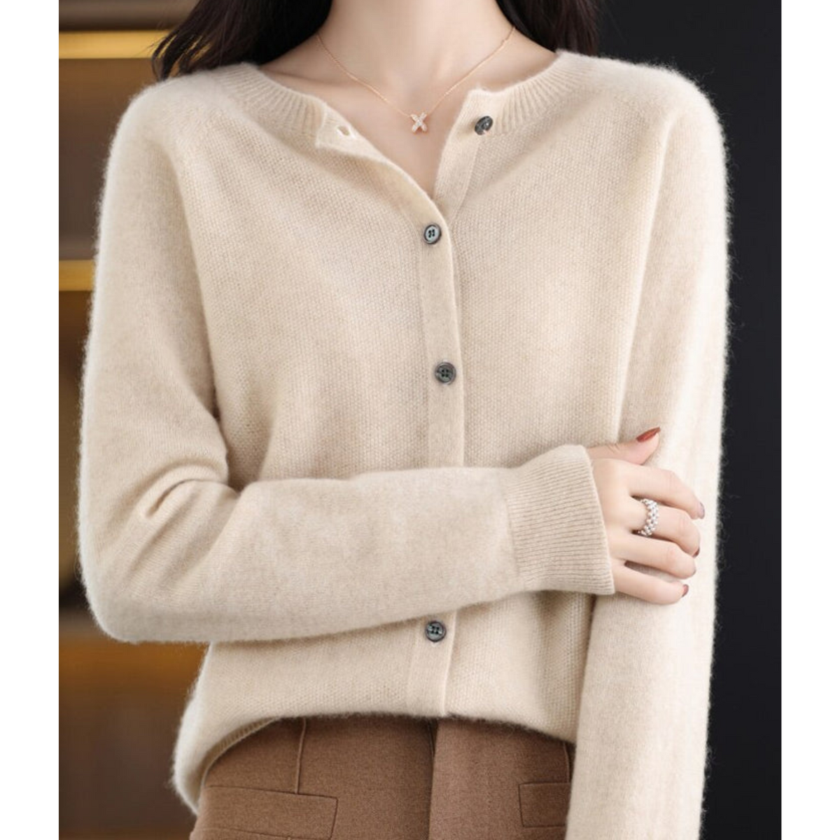 Cardigan donna in maglia con bottoni e maniche lunghe