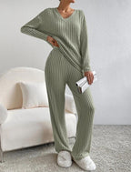 Ensemble en maille femme, pull col V et pantalon