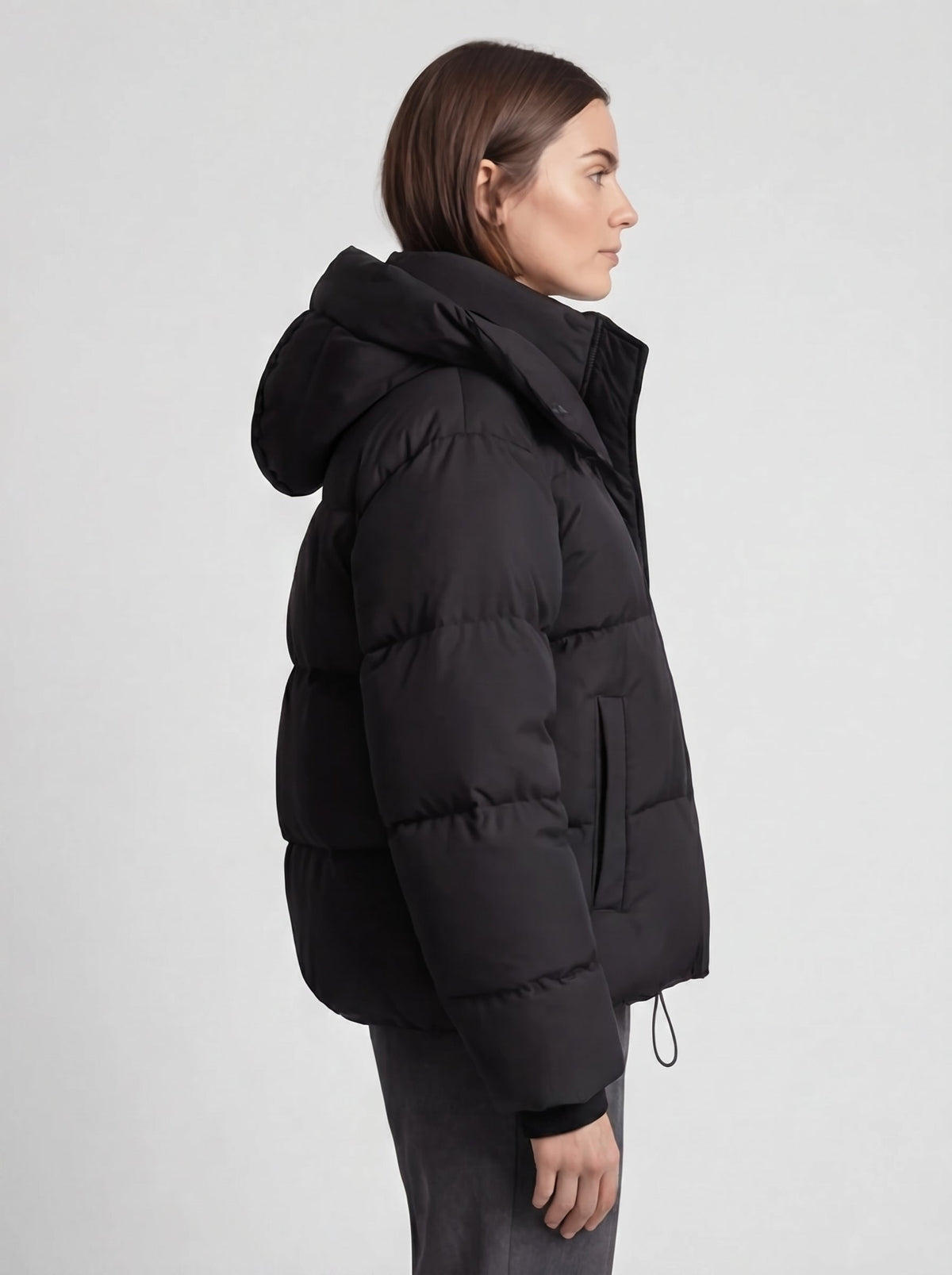 Kort oversize quiltet jakke til damer med hætte