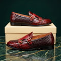 Mocasines de mujer con hebillas y grabado de escamas