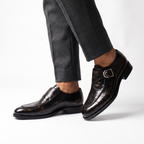 Mocasines de hombre con hebilla decorativa y caña grabada