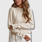 Strikket sweater til damer med blondekant og rund hals