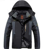 Giacca invernale uomo con cappuccio e chiusura con zip