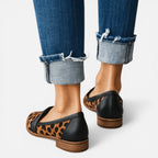 Mocasines puntiagudos de mujer con tira