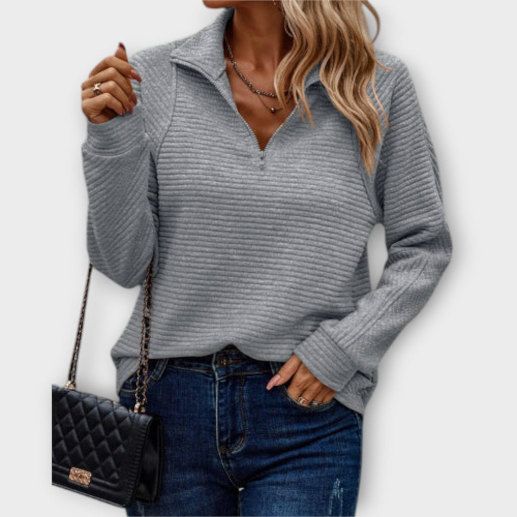 Damski prążkowany sweter z kołnierzem stojącym i krótkim zamkiem