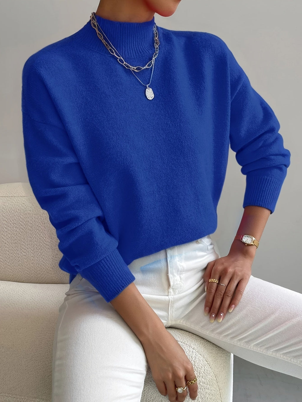Camisola de mulher de gola alta, manga comprida, corte clássico