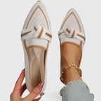Damskie mokasyny wsuwane ze szpiczastym noskiem, ozdobnym paskiem i płaską podeszwą