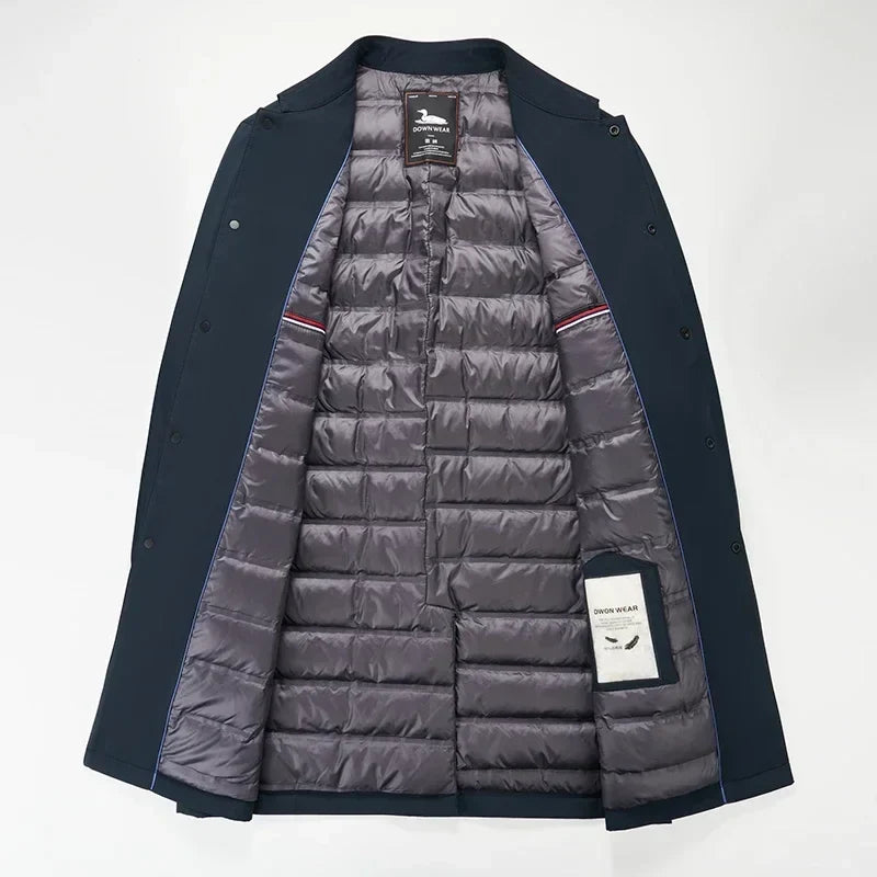 Męski płaszcz o prostym kroju z kołnierzem koszulowym i pikowaną podszewką