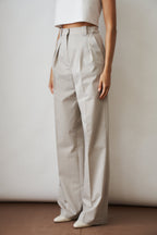 Pantaloni donna a vita alta con gambe ampie