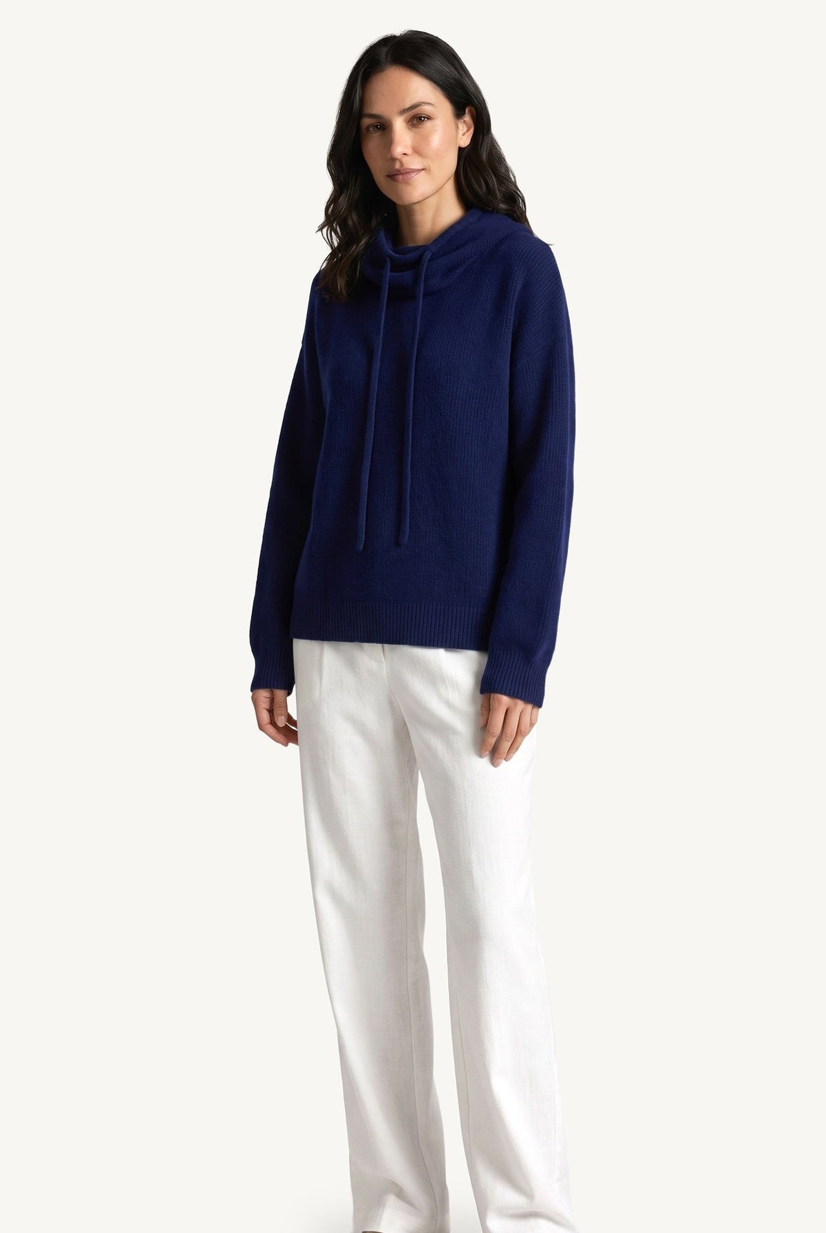 Strikket sweatshirt til damer med høj krave og lange ærmer
