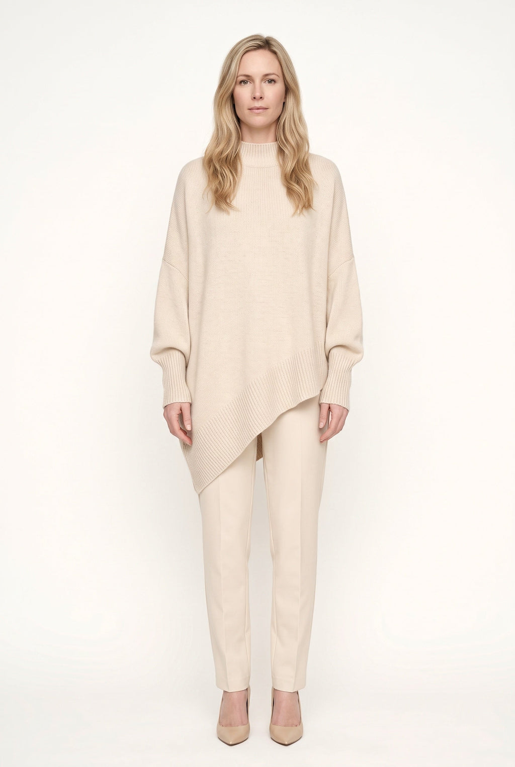 Pull femme oversize à col roulé, asymétrique