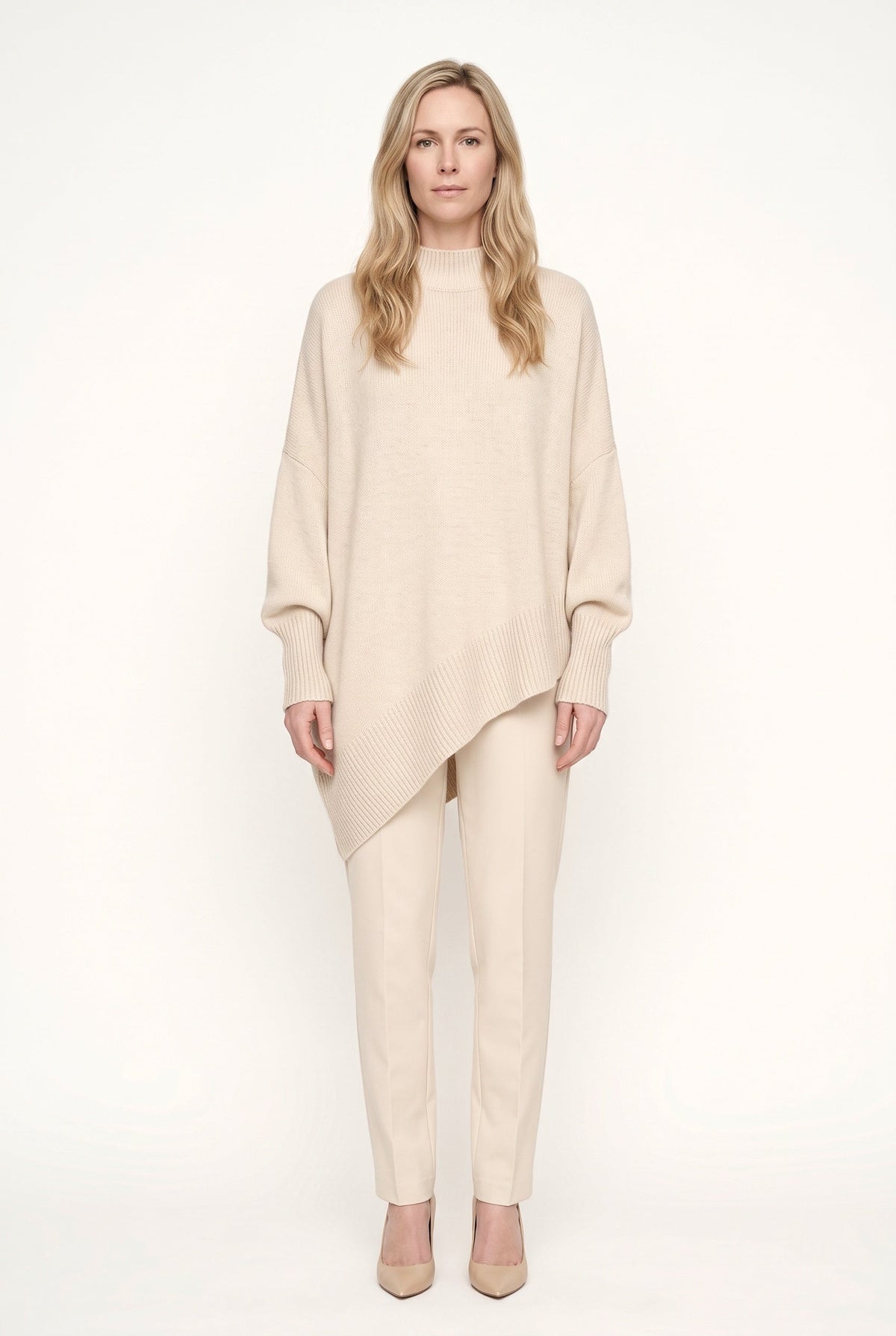Pull femme oversize à col roulé, asymétrique