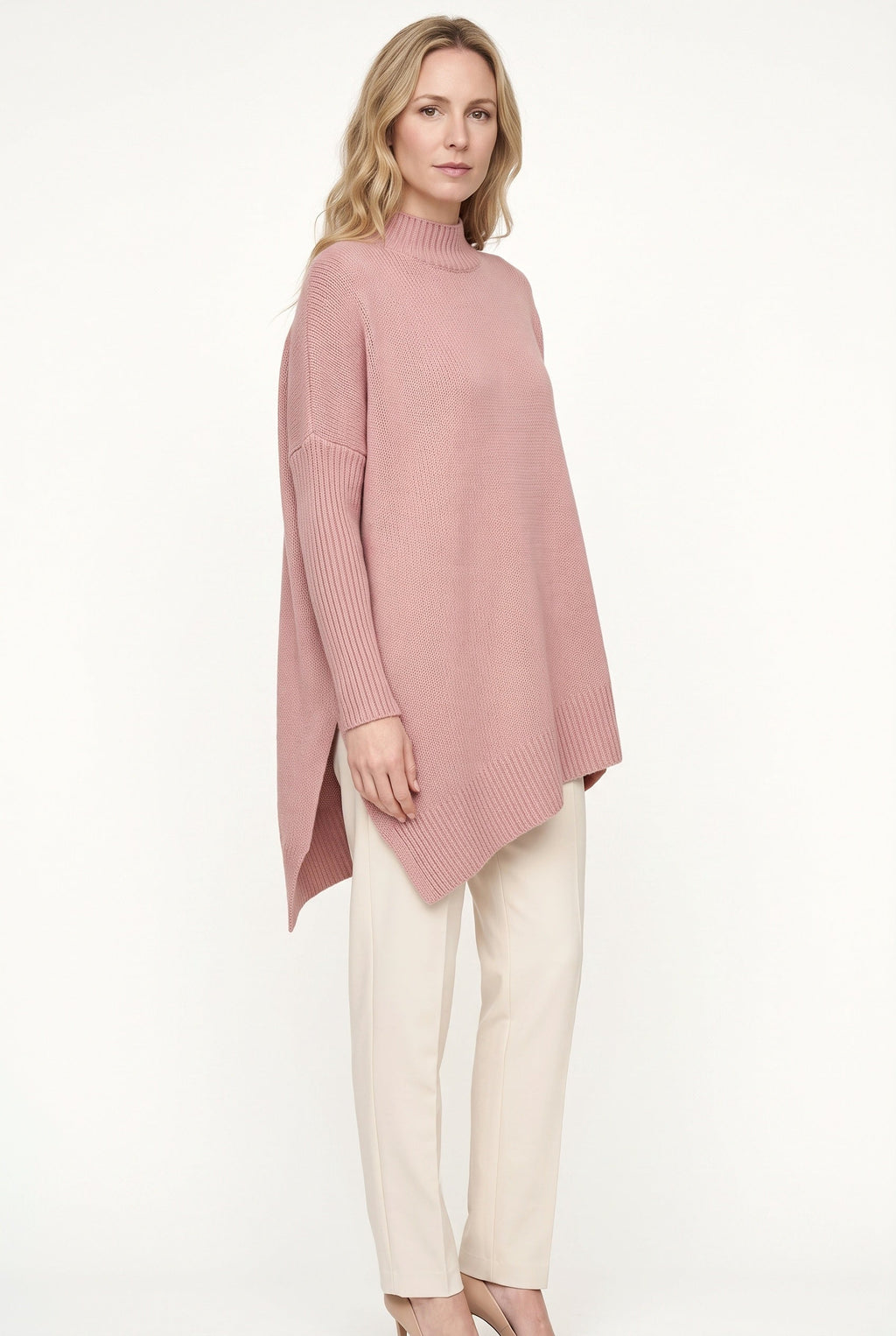 Pull femme oversize à col roulé, asymétrique