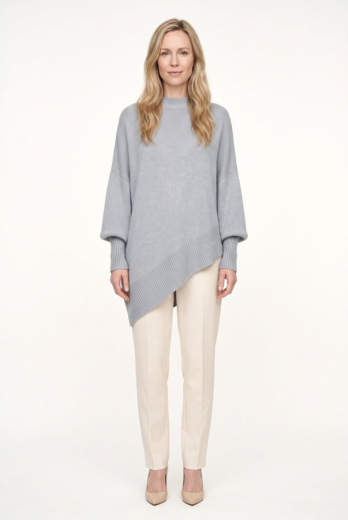 Pull femme oversize à col roulé, asymétrique
