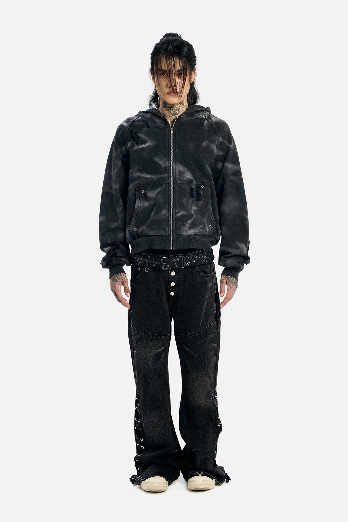 Sudadera unisex con capucha, cremallera y tachuelas decorativas
