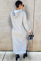 Rochie midi de damă cu glugă și crăpătură