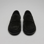 Penny loafers de homem com biqueira redonda e sola plana