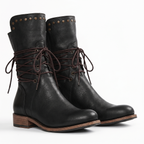 Botines de mujer hasta media pantorrilla con cordones y tachuelas