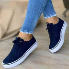 Sneakers donna con lacci, dettagli traforati e suola spessa